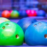 Quatre raisons de faire une partie de bowling entre amis bowling